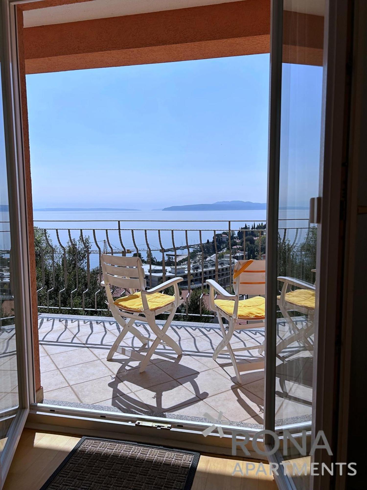 Rona Spacious Apartment With A Panoramic View Ičići Dış mekan fotoğraf